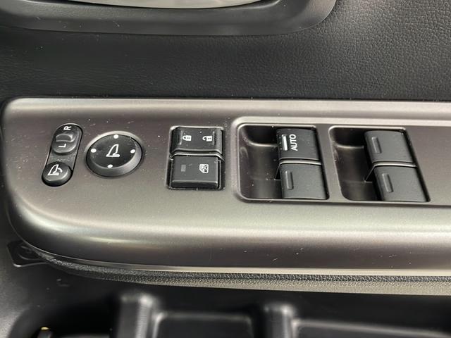 フリードハイブリッド ハイブリッド・Ｇホンダセンシング　純正ナビ　バックカメラ　両側パワースライドドア　ビルトインＥＴＣ　アダプティブクルーズコントロール　前席シートヒーター　レーンキープアシスト　純正アルミホイール　ＬＥＤヘッドライト　純正フロアマット（22枚目）