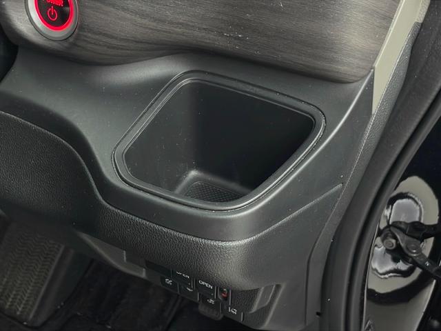 フリードハイブリッド ハイブリッド・Ｇホンダセンシング　純正ナビ　バックカメラ　両側パワースライドドア　ビルトインＥＴＣ　アダプティブクルーズコントロール　前席シートヒーター　レーンキープアシスト　純正アルミホイール　ＬＥＤヘッドライト　純正フロアマット（33枚目）