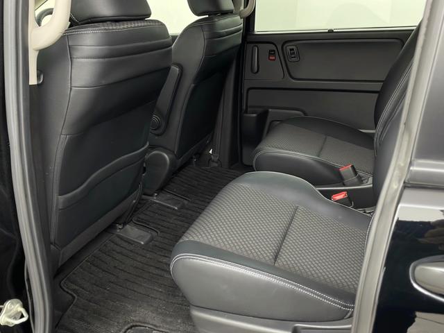 フリードハイブリッド ハイブリッド・Ｇホンダセンシング　純正ナビ　バックカメラ　両側パワースライドドア　ビルトインＥＴＣ　アダプティブクルーズコントロール　前席シートヒーター　レーンキープアシスト　純正アルミホイール　ＬＥＤヘッドライト　純正フロアマット（44枚目）