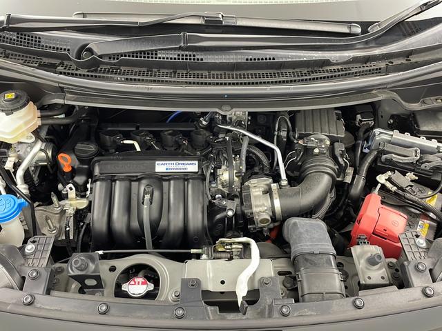 フリードハイブリッド ハイブリッド・Ｇホンダセンシング　純正ナビ　バックカメラ　両側パワースライドドア　ビルトインＥＴＣ　アダプティブクルーズコントロール　前席シートヒーター　レーンキープアシスト　純正アルミホイール　ＬＥＤヘッドライト　純正フロアマット（78枚目）