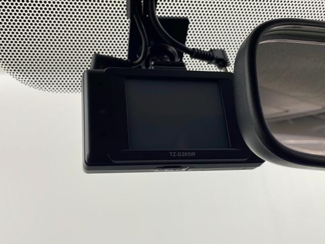 プリウスアルファ Ｓツーリングセレクション・ＧＲスポーツ　純正ナビ　バックカメラ　Ｂｌｕｅｔｏｏｔｈ　フルセグＴＶ　ＣＤ　ＤＶＤ　前後ドライブレコーダー　ビルトインＥＴＣ　ＬＥＤヘッドライト　純正１８インチアルミホイール　純正フロアマット　ハーフレザーシート（4枚目）