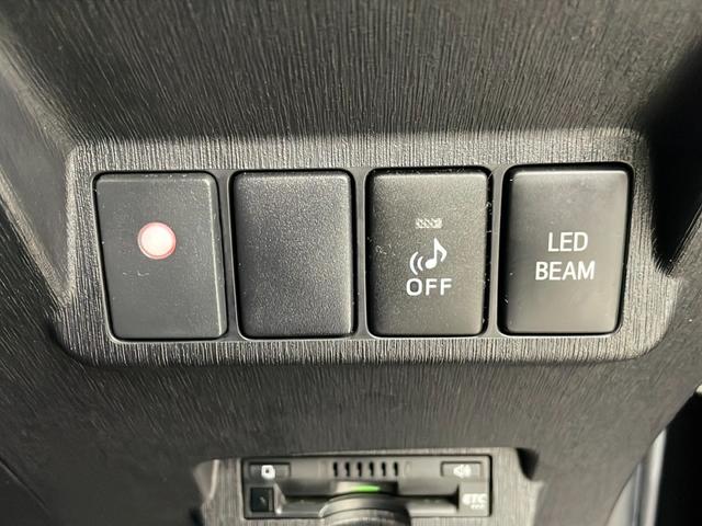 プリウスアルファ Ｓツーリングセレクション・ＧＲスポーツ　純正ナビ　バックカメラ　Ｂｌｕｅｔｏｏｔｈ　フルセグＴＶ　ＣＤ　ＤＶＤ　前後ドライブレコーダー　ビルトインＥＴＣ　ＬＥＤヘッドライト　純正１８インチアルミホイール　純正フロアマット　ハーフレザーシート（6枚目）