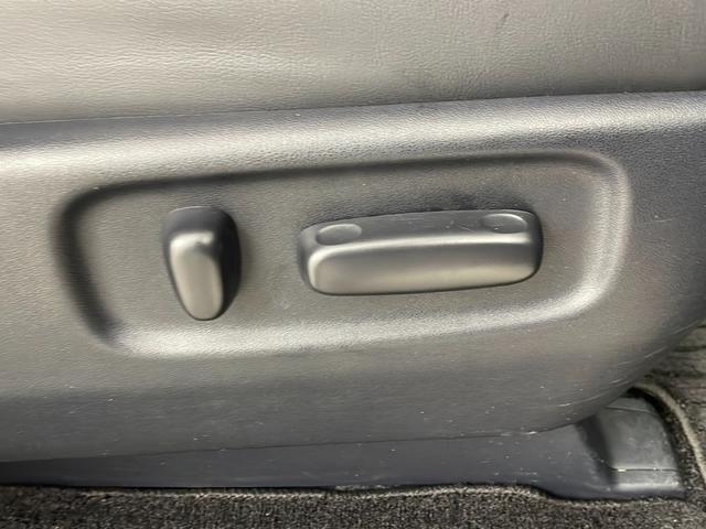 エスティマ アエラス　プレミアム－Ｇ　純正９インチナビ　バックカメラ　両側パワースライドドア　電動リアゲート　ドライブレコーダー　ビルトインＥＴＣ　オートマティックハイビーム　クルーズコントロール　純正アルミホイール　ＬＥＤヘッドライト（17枚目）