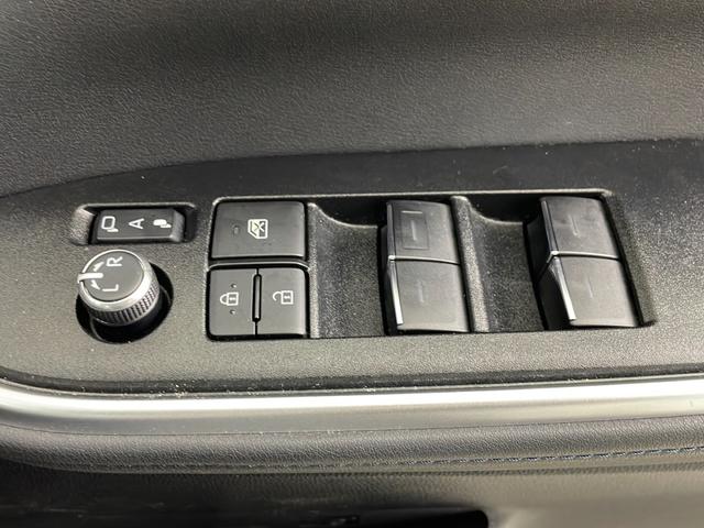 ヴォクシー ハイブリッドS-Z 純正ディスプレイオーディオ バックカメラ ETC2.0 トヨタセーフティセンス ドライブレコーダー 電動リアゲート 両側パワースライドドア シートヒーター HDMI オットマン 純正アルミホイール(25枚目)