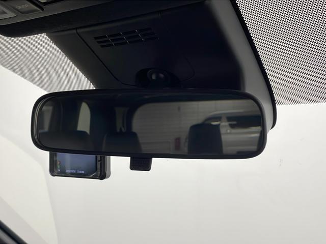 ヴォクシー ハイブリッドS-Z 純正ディスプレイオーディオ バックカメラ ETC2.0 トヨタセーフティセンス ドライブレコーダー 電動リアゲート 両側パワースライドドア シートヒーター HDMI オットマン 純正アルミホイール(30枚目)