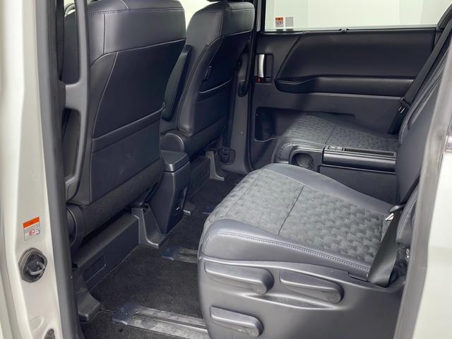 ヴォクシー ハイブリッドS-Z 純正ディスプレイオーディオ バックカメラ ETC2.0 トヨタセーフティセンス ドライブレコーダー 電動リアゲート 両側パワースライドドア シートヒーター HDMI オットマン 純正アルミホイール(52枚目)