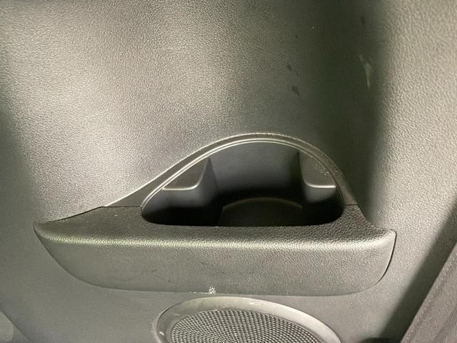 N-BOXカスタム G ターボSSパッケージ 純正ナビ 地デジフルセグ バックカメラ ビルトインETC クルーズコントロール パドルシフト シートヒーター 低速域衝突軽減ブレーキ 両側電動 ロールサンシェード 純正フロアマット 純正ドアバイザー(32枚目)