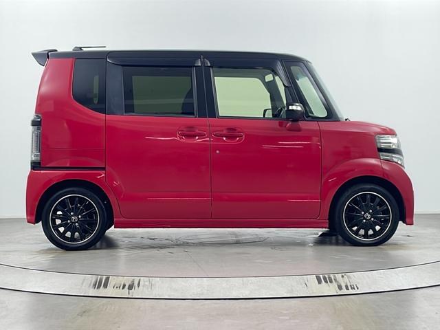 N-BOXカスタム G ターボSSパッケージ 純正ナビ 地デジフルセグ バックカメラ ビルトインETC クルーズコントロール パドルシフト シートヒーター 低速域衝突軽減ブレーキ 両側電動 ロールサンシェード 純正フロアマット 純正ドアバイザー(64枚目)