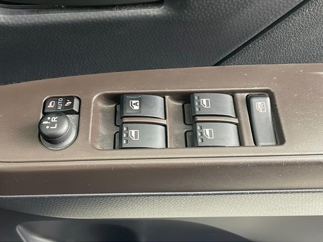 タンク G S 純正メモリナビ CD/Bluetooth/ワンセグ バックカメラ 両側パワースライドドア クルーズコントロール 衝突軽減システム アイドリングストップ オートライト プッシュスタート ドアバイザー(21枚目)