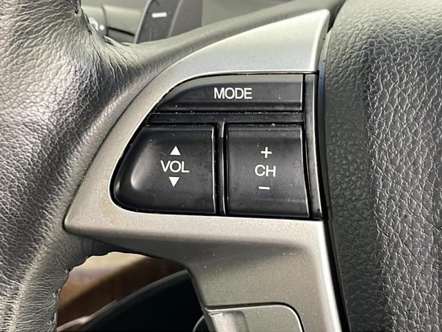 オデッセイ MX・エアロパッケージ バックカメラ 純正HDDナビ(AM,FM,CD,DVD,HDD) フルセグテレビ ビルトインETC パドルシフト 純正18インチアルミホイール オートキセノンライト 純正フロアマット 横滑り防止装(11枚目)