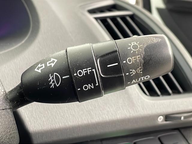 オデッセイ MX・エアロパッケージ バックカメラ 純正HDDナビ(AM,FM,CD,DVD,HDD) フルセグテレビ ビルトインETC パドルシフト 純正18インチアルミホイール オートキセノンライト 純正フロアマット 横滑り防止装(14枚目)