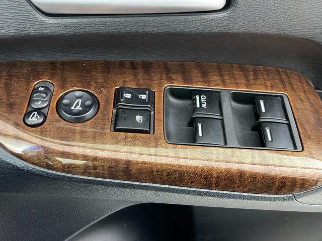 オデッセイ MX・エアロパッケージ バックカメラ 純正HDDナビ(AM,FM,CD,DVD,HDD) フルセグテレビ ビルトインETC パドルシフト 純正18インチアルミホイール オートキセノンライト 純正フロアマット 横滑り防止装(20枚目)