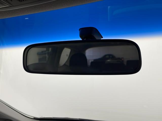 オデッセイ MX・エアロパッケージ バックカメラ 純正HDDナビ(AM,FM,CD,DVD,HDD) フルセグテレビ ビルトインETC パドルシフト 純正18インチアルミホイール オートキセノンライト 純正フロアマット 横滑り防止装(23枚目)