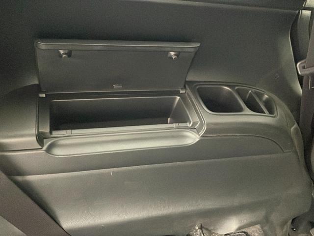 オデッセイ MX・エアロパッケージ バックカメラ 純正HDDナビ(AM,FM,CD,DVD,HDD) フルセグテレビ ビルトインETC パドルシフト 純正18インチアルミホイール オートキセノンライト 純正フロアマット 横滑り防止装(33枚目)