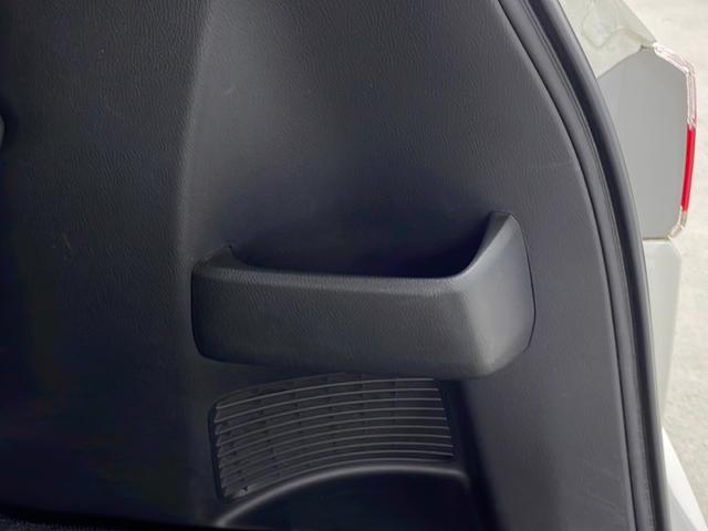 オデッセイ MX・エアロパッケージ バックカメラ 純正HDDナビ(AM,FM,CD,DVD,HDD) フルセグテレビ ビルトインETC パドルシフト 純正18インチアルミホイール オートキセノンライト 純正フロアマット 横滑り防止装(35枚目)