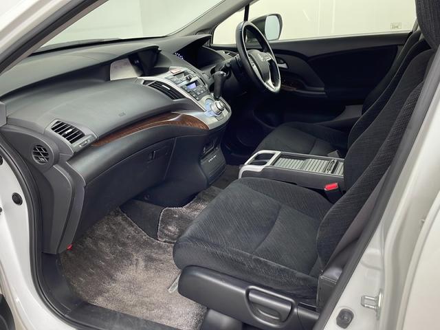 オデッセイ MX・エアロパッケージ バックカメラ 純正HDDナビ(AM,FM,CD,DVD,HDD) フルセグテレビ ビルトインETC パドルシフト 純正18インチアルミホイール オートキセノンライト 純正フロアマット 横滑り防止装(39枚目)