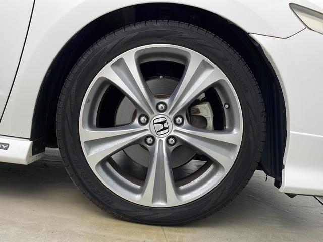 オデッセイ MX・エアロパッケージ バックカメラ 純正HDDナビ(AM,FM,CD,DVD,HDD) フルセグテレビ ビルトインETC パドルシフト 純正18インチアルミホイール オートキセノンライト 純正フロアマット 横滑り防止装(73枚目)