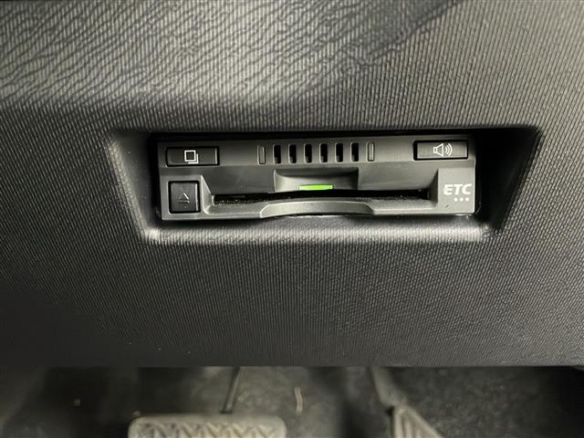 アクア Sスタイルブラック 純正9型ナビ Bluetooth フルセグTV バックカメラ プリクラッシュセーフティ オートハイビーム ビルトインETC キセノンライト 純正フロアマット ウィンカーミラー ドアバイザー スマートキ(4枚目)