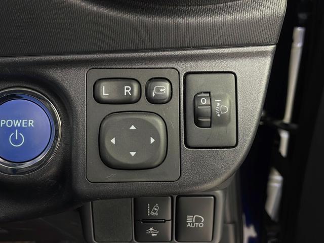 アクア Sスタイルブラック 純正9型ナビ Bluetooth フルセグTV バックカメラ プリクラッシュセーフティ オートハイビーム ビルトインETC キセノンライト 純正フロアマット ウィンカーミラー ドアバイザー スマートキ(20枚目)