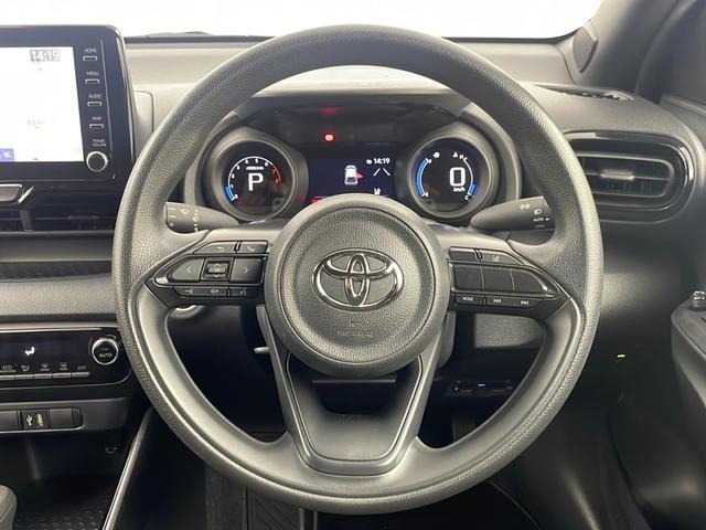 ヤリス Ｇ　純正ディスプレイオーディオ　バックカメラ　ビルトインＥＴＣ　衝突軽減システム　レーンキープアシスト　オートマティックハイビーム　前後コーナーセンサー　社外フロアマット　プッシュスタート　スマートキー（9枚目）