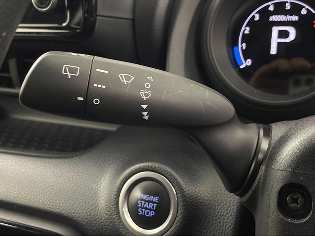 ヤリス Ｇ　純正ディスプレイオーディオ　バックカメラ　ビルトインＥＴＣ　衝突軽減システム　レーンキープアシスト　オートマティックハイビーム　前後コーナーセンサー　社外フロアマット　プッシュスタート　スマートキー（12枚目）