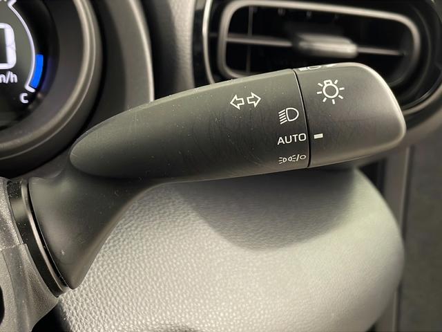 ヤリス Ｇ　純正ディスプレイオーディオ　バックカメラ　ビルトインＥＴＣ　衝突軽減システム　レーンキープアシスト　オートマティックハイビーム　前後コーナーセンサー　社外フロアマット　プッシュスタート　スマートキー（13枚目）