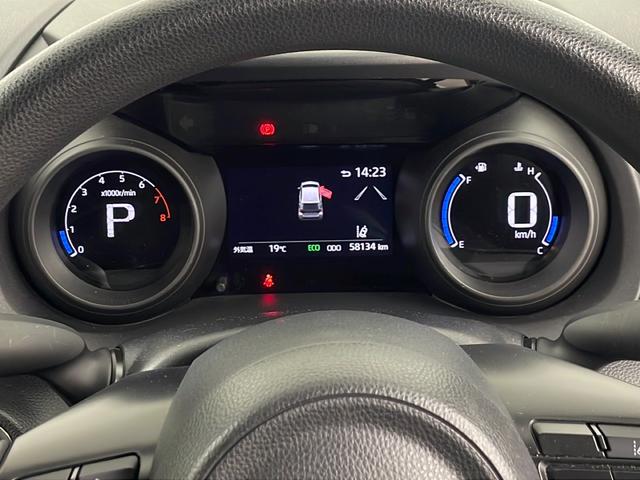 ヤリス Ｇ　純正ディスプレイオーディオ　バックカメラ　ビルトインＥＴＣ　衝突軽減システム　レーンキープアシスト　オートマティックハイビーム　前後コーナーセンサー　社外フロアマット　プッシュスタート　スマートキー（14枚目）