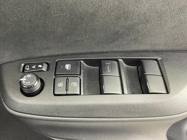 ヤリス Ｇ　純正ディスプレイオーディオ　バックカメラ　ビルトインＥＴＣ　衝突軽減システム　レーンキープアシスト　オートマティックハイビーム　前後コーナーセンサー　社外フロアマット　プッシュスタート　スマートキー（22枚目）