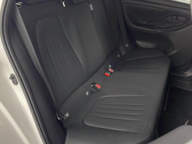 ヤリス Ｇ　純正ディスプレイオーディオ　バックカメラ　ビルトインＥＴＣ　衝突軽減システム　レーンキープアシスト　オートマティックハイビーム　前後コーナーセンサー　社外フロアマット　プッシュスタート　スマートキー（39枚目）