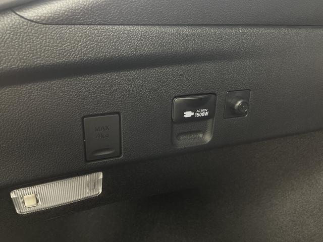 プリウス Sツーリングセレクション・ブラックエディション モデューロエアロ 純正ナビ 地デジフルセグ 全方位カメラ ETC2.0 アダプティブクルーズコントロール 車線逸脱警報 オートマチックハイビーム 衝突軽減ブレーキ AC100V 前席シートヒーター(31枚目)