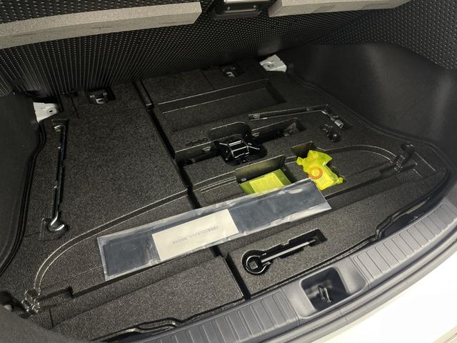 プリウス Sツーリングセレクション・ブラックエディション モデューロエアロ 純正ナビ 地デジフルセグ 全方位カメラ ETC2.0 アダプティブクルーズコントロール 車線逸脱警報 オートマチックハイビーム 衝突軽減ブレーキ AC100V 前席シートヒーター(33枚目)