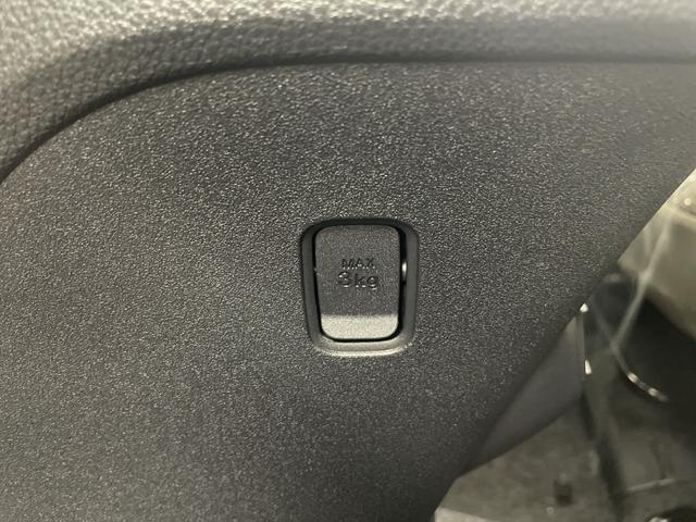 シエンタ ハイブリッドZ 純正ナビ 地デジフルセグ 全方位カメラ ビルトインETC2.0 アダプティブクルーズコントロール ブラインドスポットモニター AC100V ステアリングヒーター 前席シートヒーター 純正ドアバイザー(29枚目)