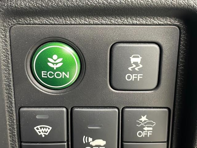 ヴェゼル ハイブリッドRS・ホンダセンシング 純正ナビ バックカメラ フルセグテレビ ビルトインETC レーダークルーズコントロール 衝突被害軽減ブレーキ シートヒーター パドルシフト 自動防眩式ルームミラー ハーフレザーシート プッシュスタート(19枚目)