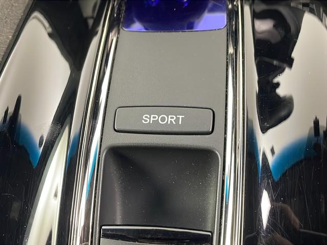 ヴェゼル ハイブリッドRS・ホンダセンシング 純正ナビ バックカメラ フルセグテレビ ビルトインETC レーダークルーズコントロール 衝突被害軽減ブレーキ シートヒーター パドルシフト 自動防眩式ルームミラー ハーフレザーシート プッシュスタート(22枚目)