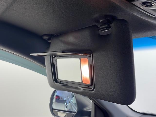 ヴェゼル ハイブリッドRS・ホンダセンシング 純正ナビ バックカメラ フルセグテレビ ビルトインETC レーダークルーズコントロール 衝突被害軽減ブレーキ シートヒーター パドルシフト 自動防眩式ルームミラー ハーフレザーシート プッシュスタート(24枚目)