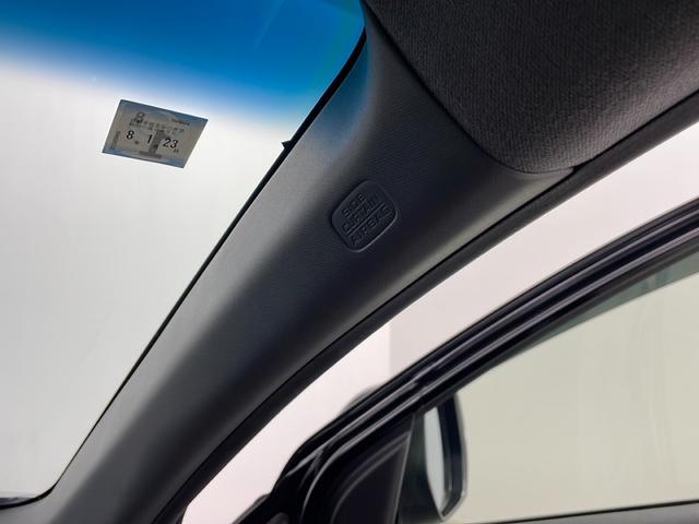 ヴェゼル ハイブリッドRS・ホンダセンシング 純正ナビ バックカメラ フルセグテレビ ビルトインETC レーダークルーズコントロール 衝突被害軽減ブレーキ シートヒーター パドルシフト 自動防眩式ルームミラー ハーフレザーシート プッシュスタート(35枚目)