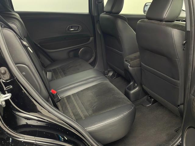 ヴェゼル ハイブリッドRS・ホンダセンシング 純正ナビ バックカメラ フルセグテレビ ビルトインETC レーダークルーズコントロール 衝突被害軽減ブレーキ シートヒーター パドルシフト 自動防眩式ルームミラー ハーフレザーシート プッシュスタート(43枚目)