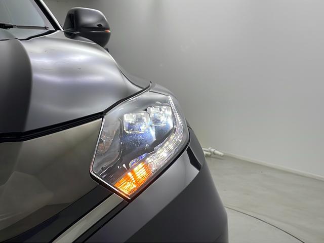 ヴェゼル ハイブリッドRS・ホンダセンシング 純正ナビ バックカメラ フルセグテレビ ビルトインETC レーダークルーズコントロール 衝突被害軽減ブレーキ シートヒーター パドルシフト 自動防眩式ルームミラー ハーフレザーシート プッシュスタート(50枚目)