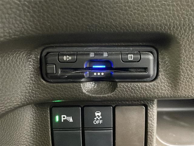 N-BOX L 純正ナビ 地デジフルセグ バックカメラ ETC アダプティブクルーズコントロール 衝突軽減ブレーキ 車線逸脱警報 クリアランスソナー シートヒーター パワースライドドア 純正フロアマット スマートキー(5枚目)