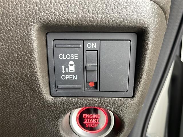 N-BOX L 純正ナビ 地デジフルセグ バックカメラ ETC アダプティブクルーズコントロール 衝突軽減ブレーキ 車線逸脱警報 クリアランスソナー シートヒーター パワースライドドア 純正フロアマット スマートキー(6枚目)