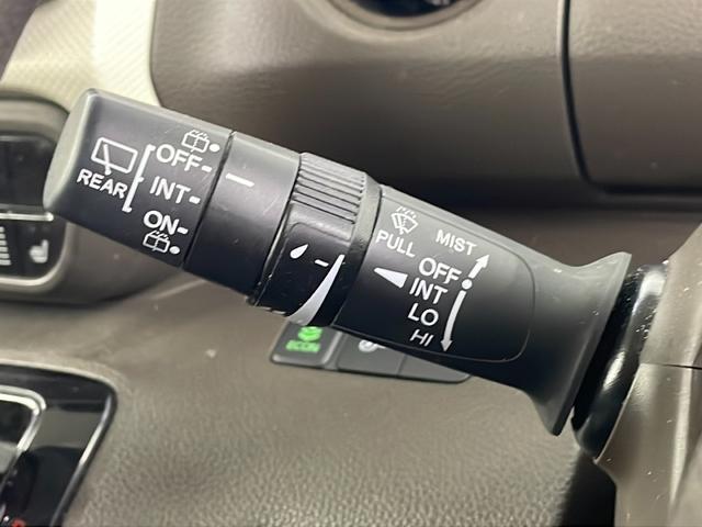 N-BOX L 純正ナビ 地デジフルセグ バックカメラ ETC アダプティブクルーズコントロール 衝突軽減ブレーキ 車線逸脱警報 クリアランスソナー シートヒーター パワースライドドア 純正フロアマット スマートキー(12枚目)