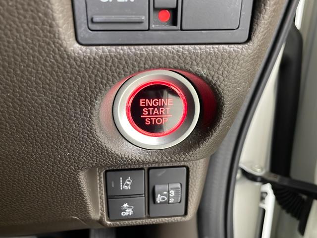 N-BOX L 純正ナビ 地デジフルセグ バックカメラ ETC アダプティブクルーズコントロール 衝突軽減ブレーキ 車線逸脱警報 クリアランスソナー シートヒーター パワースライドドア 純正フロアマット スマートキー(20枚目)