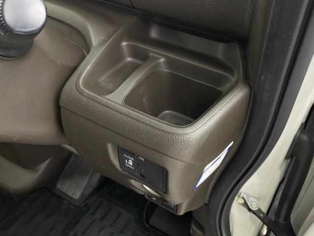 N-BOX L 純正ナビ 地デジフルセグ バックカメラ ETC アダプティブクルーズコントロール 衝突軽減ブレーキ 車線逸脱警報 クリアランスソナー シートヒーター パワースライドドア 純正フロアマット スマートキー(31枚目)