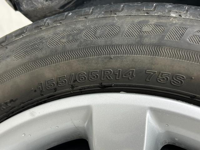 撥水で雨の日も視界をクリアにしてくれる『フロントウインドウ撥水コート』。撥水効果をキープしクリアな視界で安全をサポートしてくれます。