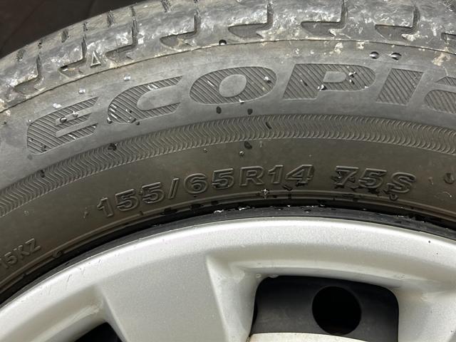 ヘッドライト専用ガラスコーティング『ヘッドライトコート』はガラス被膜で黄ばみなどの表面劣化の予防や発止効果で汚れの付着を抑制する効果が期待できます。