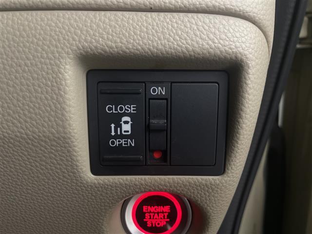 ◆商談ルームには「キッズスペース」を完備しています。ＤＶＤ、ブロック、絵本、おままごとセット。お子様連れでも、ゆっくりとお車をお選びいただけます！