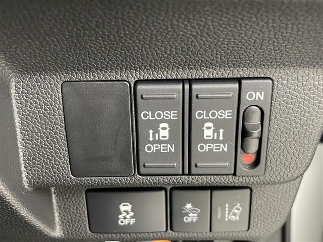 フリードハイブリッド ハイブリッド・Gホンダセンシング 社外ナビ バックカメラ 前方ドライブレコーダー ビルトインETC アダプティブクルーズコントロール 衝突軽減ブレーキ 車線逸脱警報 先行車発進 標識認識 社外フロアマット 純正18インチアルミホイール(7枚目)