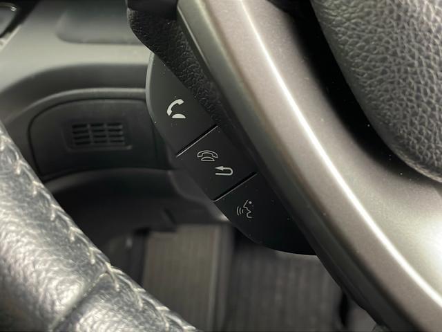 フリードハイブリッド ハイブリッド・Gホンダセンシング 社外ナビ バックカメラ 前方ドライブレコーダー ビルトインETC アダプティブクルーズコントロール 衝突軽減ブレーキ 車線逸脱警報 先行車発進 標識認識 社外フロアマット 純正18インチアルミホイール(13枚目)