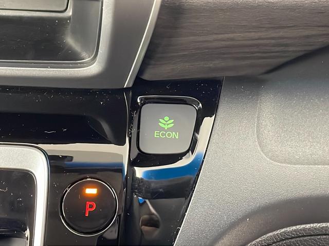 フリードハイブリッド ハイブリッド・Gホンダセンシング 社外ナビ バックカメラ 前方ドライブレコーダー ビルトインETC アダプティブクルーズコントロール 衝突軽減ブレーキ 車線逸脱警報 先行車発進 標識認識 社外フロアマット 純正18インチアルミホイール(20枚目)