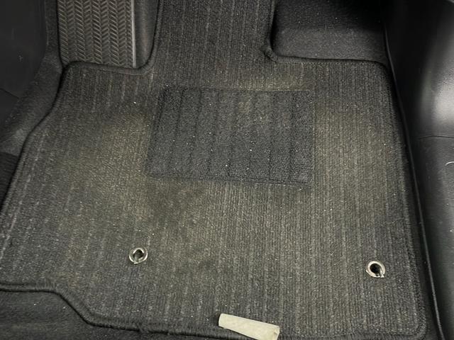 フリードハイブリッド ハイブリッド・Gホンダセンシング 社外ナビ バックカメラ 前方ドライブレコーダー ビルトインETC アダプティブクルーズコントロール 衝突軽減ブレーキ 車線逸脱警報 先行車発進 標識認識 社外フロアマット 純正18インチアルミホイール(33枚目)